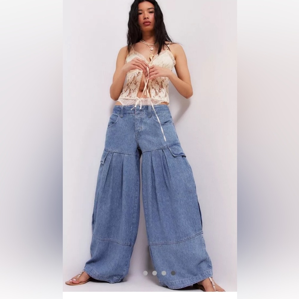 Free People Soleil Balloon Jeans We The Free Pleated Dirt Road Blue - Picture 4 of 6